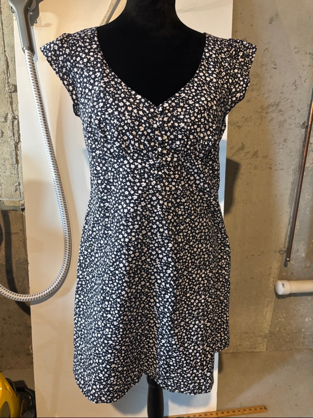 Banana Republic Navy and White Floral V-Neck Midi Dress